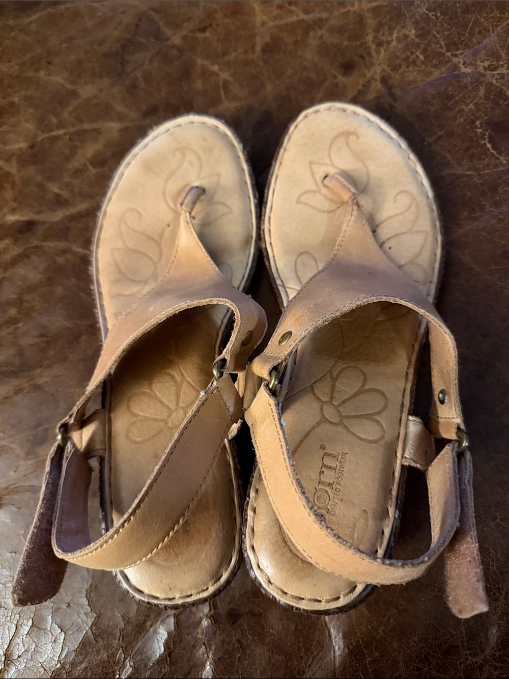 Born Women's Tan Leather Thong Sandals Size 8